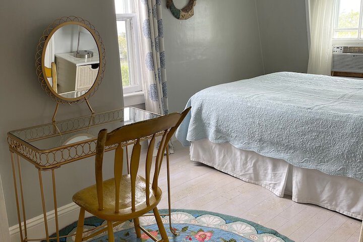 Room 42 of 47
