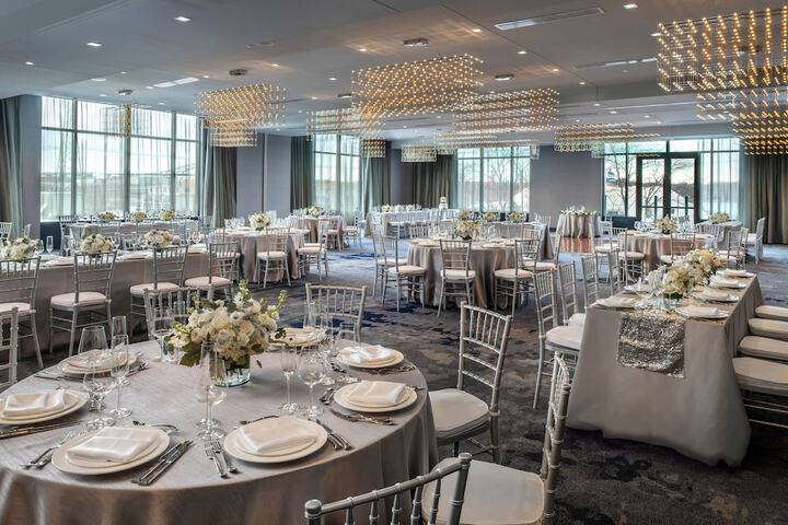 Ballroom/Hall 81 of 89