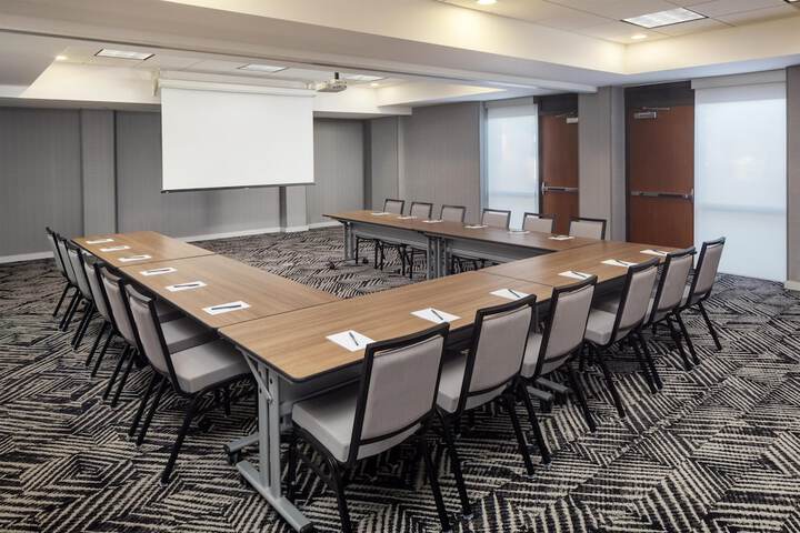 Hyatt Place Dublin / Pleasanton