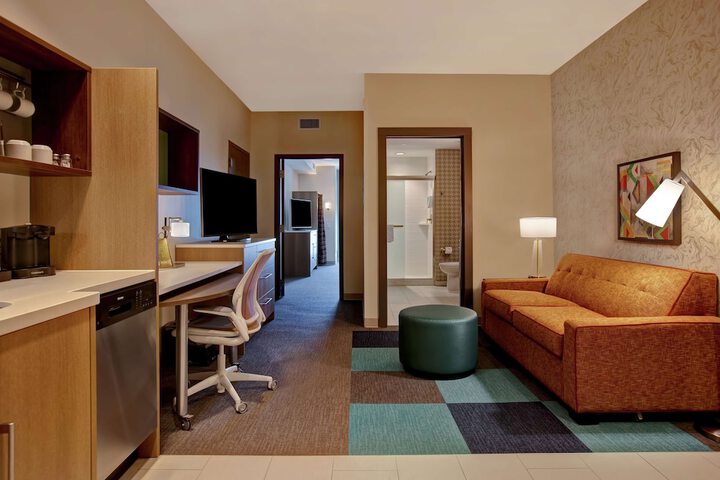Room 28 of 69