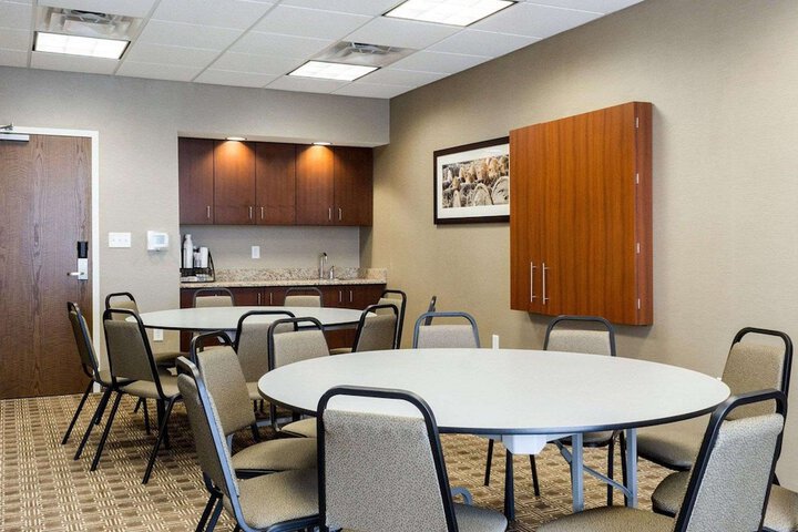 Comfort Inn & Suites Watford City