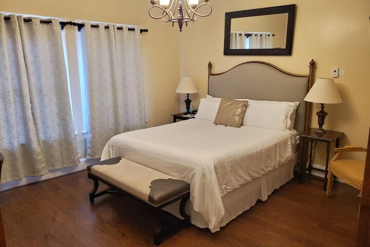 Room 11 of 27