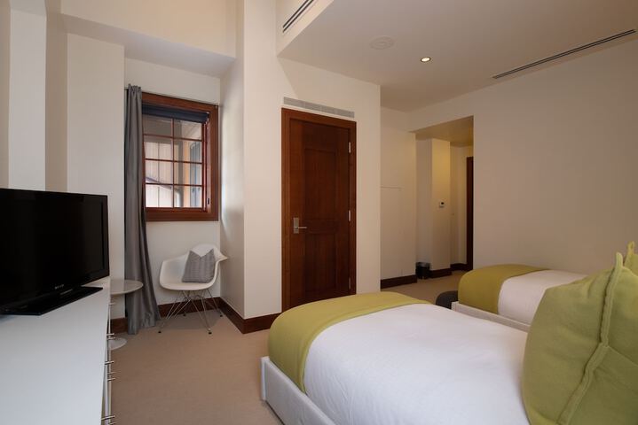 Room 91 of 158