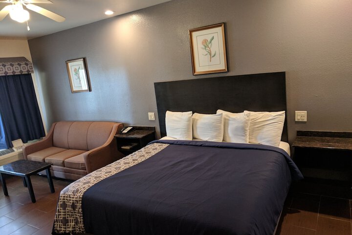 Room 16 of 60