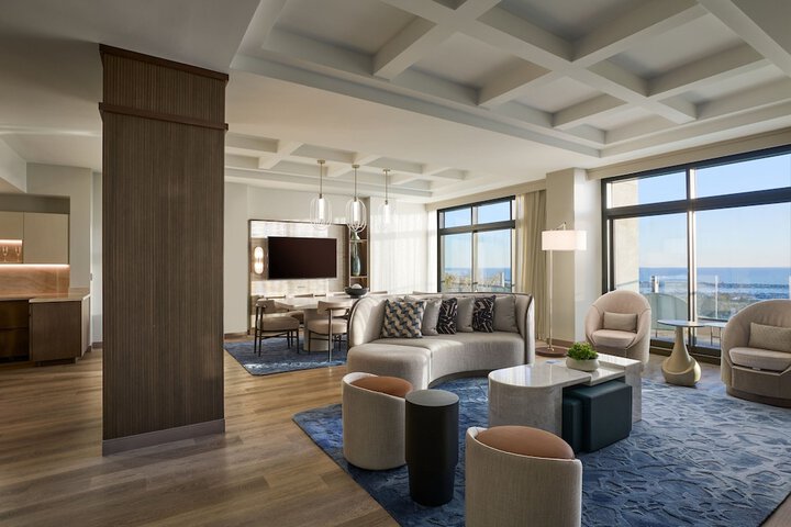 VEA Newport Beach a Marriott Resort & Spa