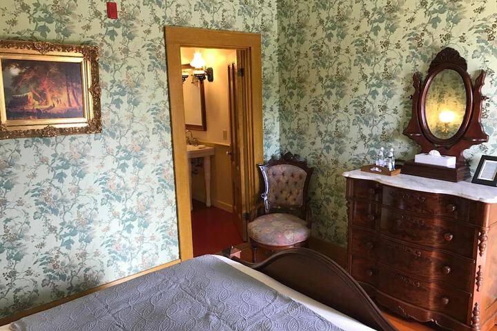 Room 24 of 72
