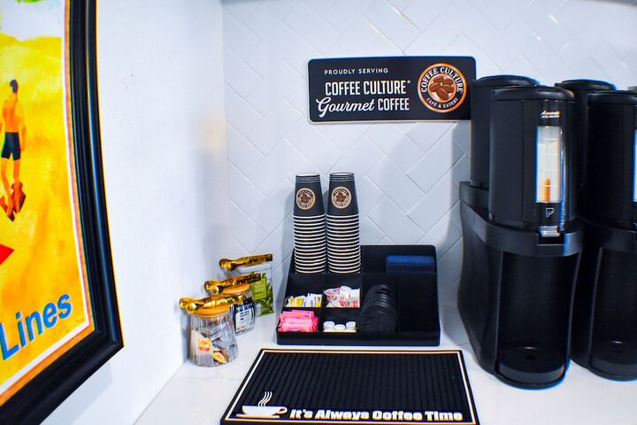 Breakfast/Coffee Service 95 of 131