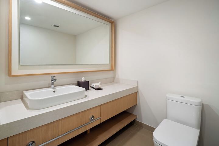 Room 33 of 112