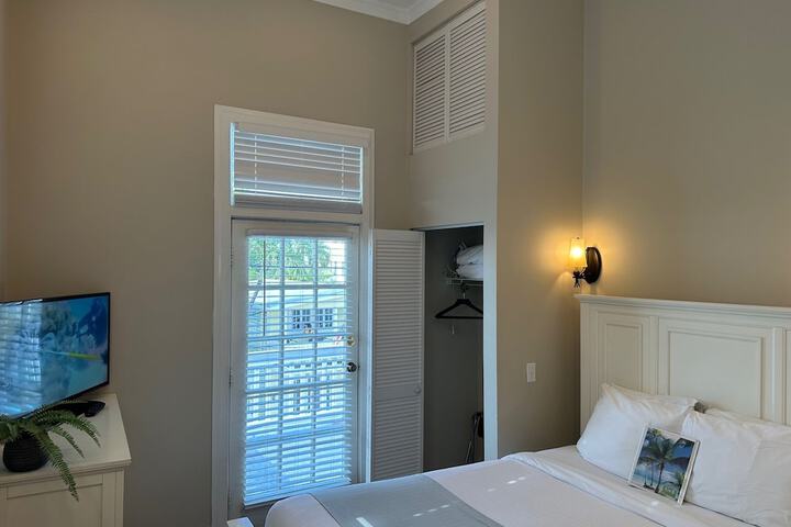 Room 111 of 259