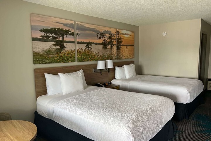 Room 30 of 37