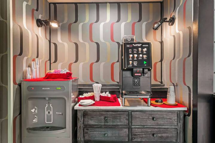 Best Western Plus Kansas City Sports Complex Hotel