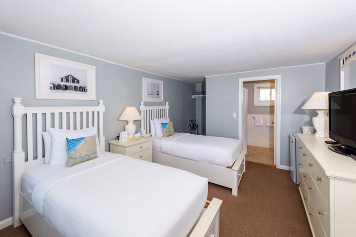 Room 44 of 104