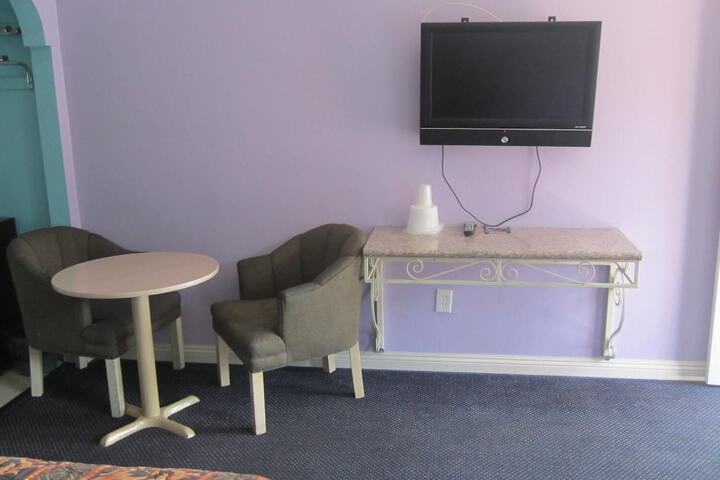 Room 13 of 26