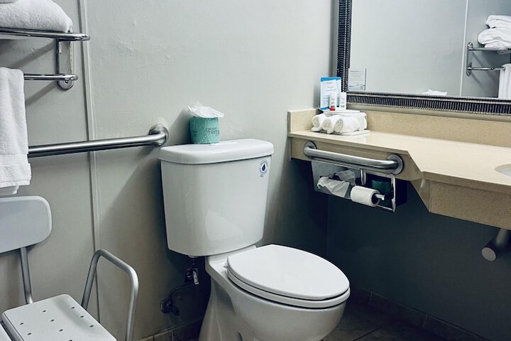 Room 13 of 44