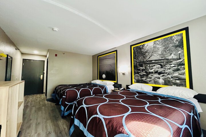 Room 19 of 39