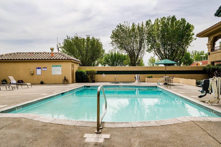 Quality Inn & Suites Lathrop - South Stockton