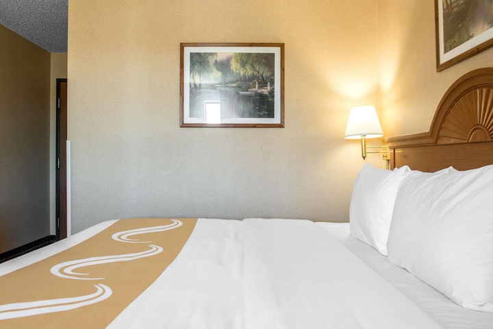 Room 21 of 35