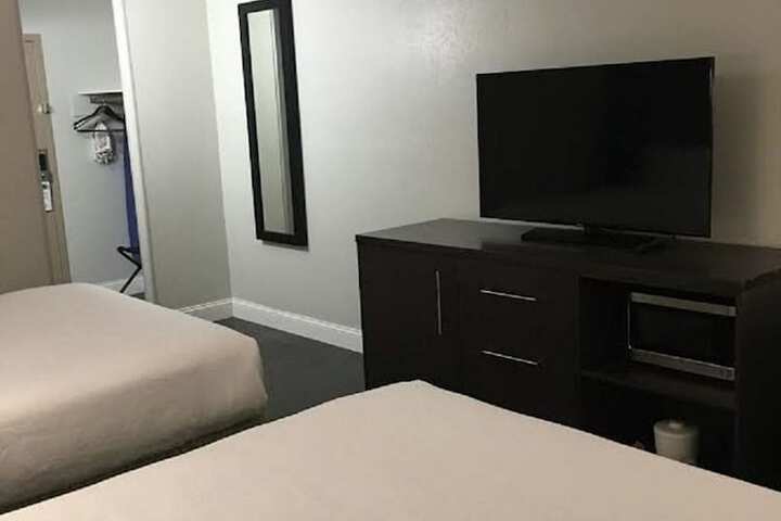 Room 16 of 33