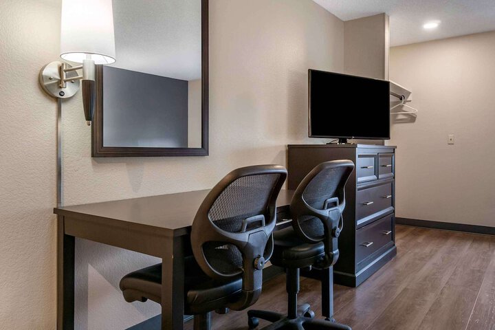 Room 17 of 30