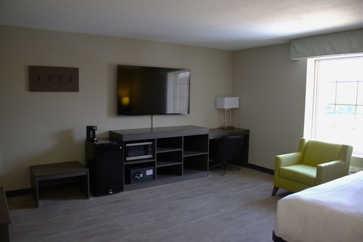 Boarders Inn & Suites