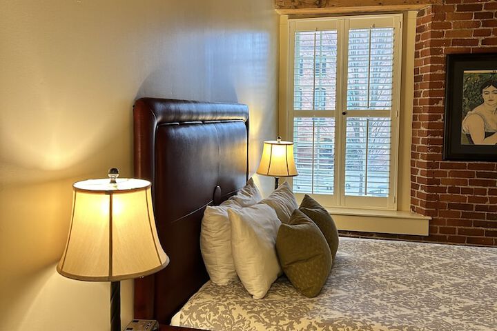 Room 111 of 128