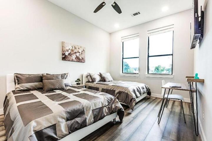 Montrose Guesthouse Suites by Dunyha