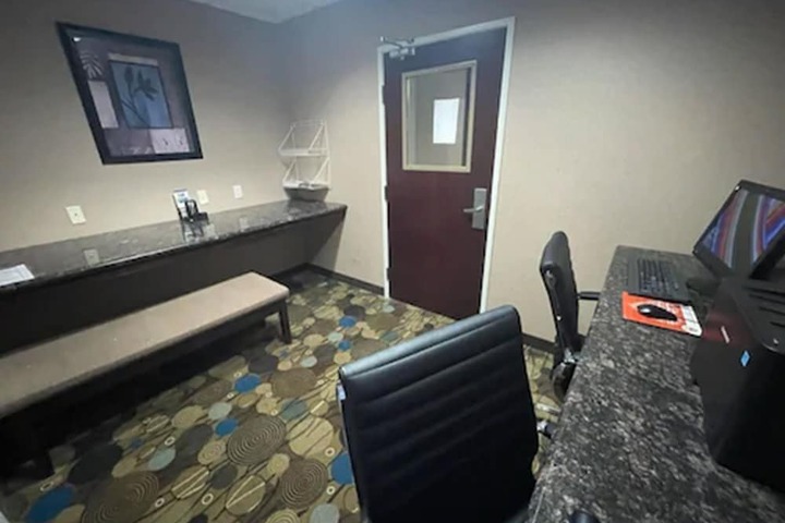 Business Center 12 of 14