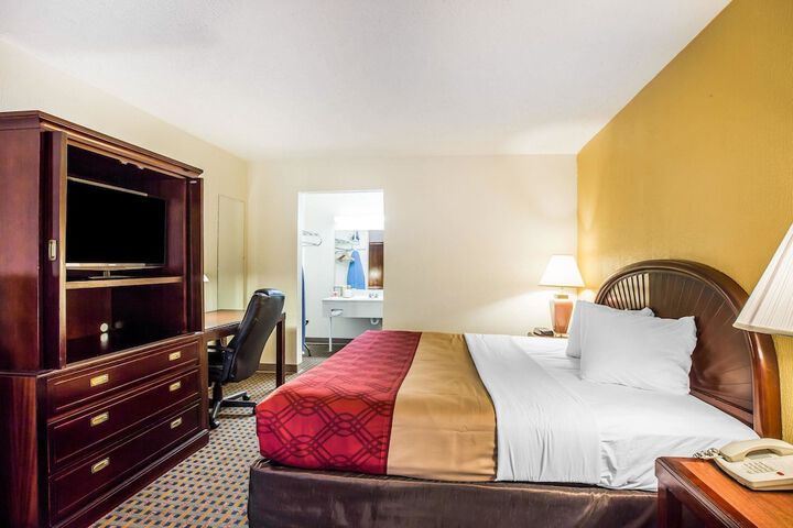 Rodeway Inn & Suites Carrollton