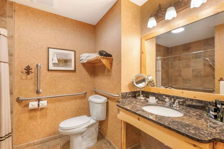 Best Western Premier The Lodge on Lake Detroit