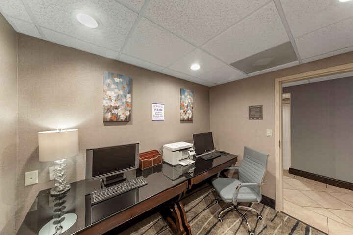 Business Center 41 of 41