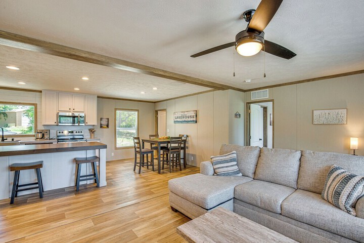 Cedar Creek Reservoir Home w / Private Boat Ramp!