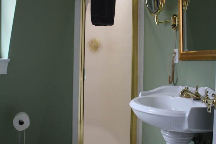 Room 44 of 91
