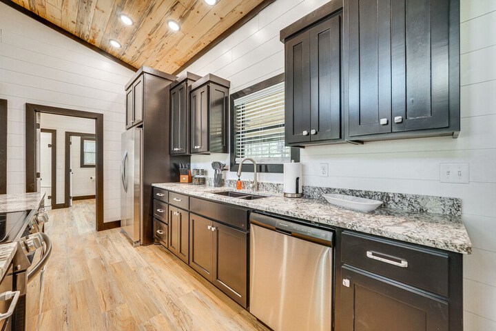 Near New Casino: Broken Bow Cabin w / Hot Tub