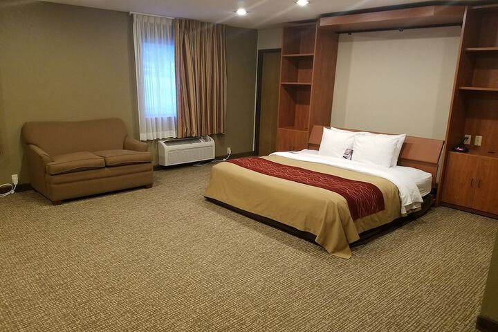 Room 51 of 68