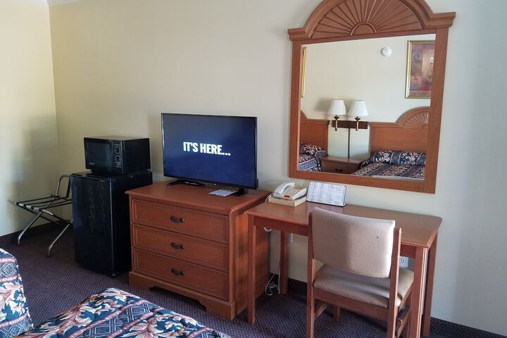 Room 12 of 27