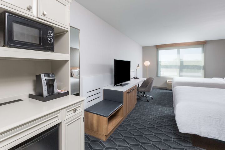 Room 8 of 32