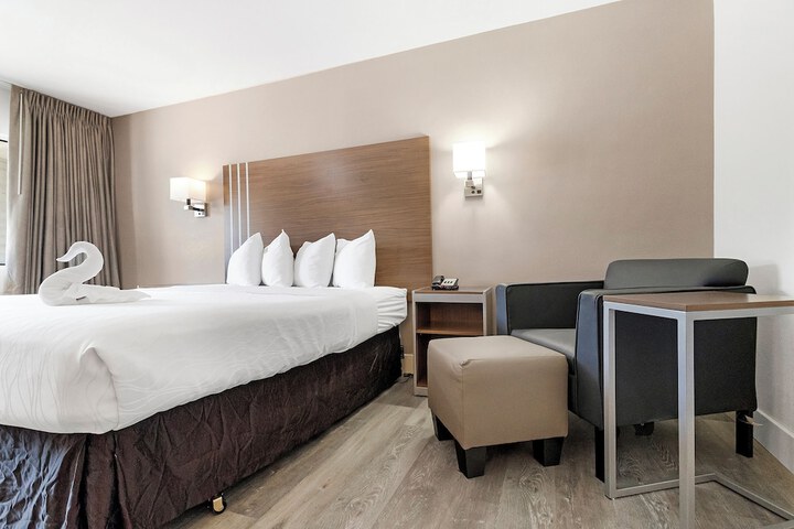 Room 9 of 29