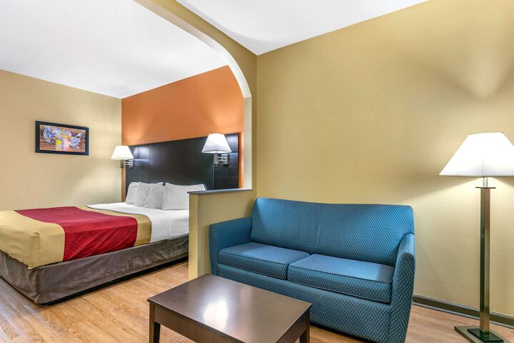 Room 25 of 34