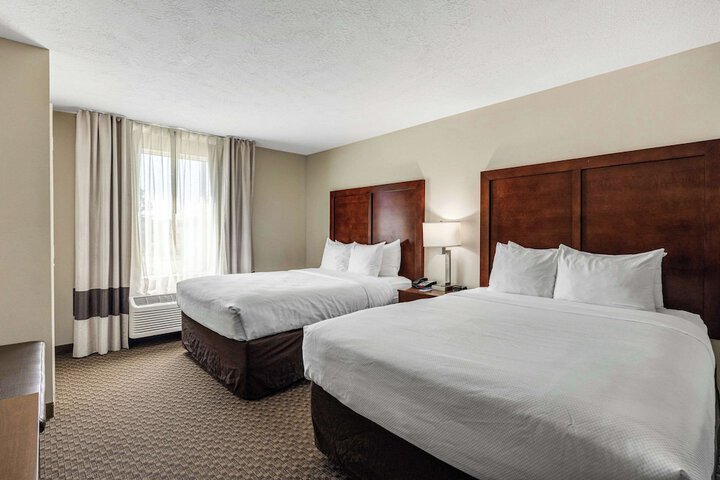Comfort Inn & Suites Logan Near University