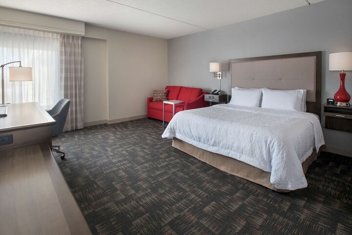 Room 10 of 27