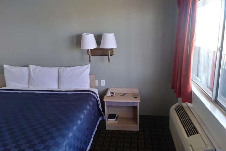 Room 19 of 33