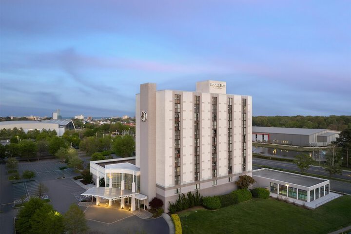 DoubleTree by Hilton Virginia Beach