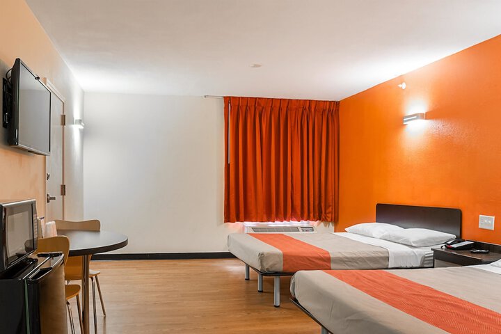 Room 18 of 30