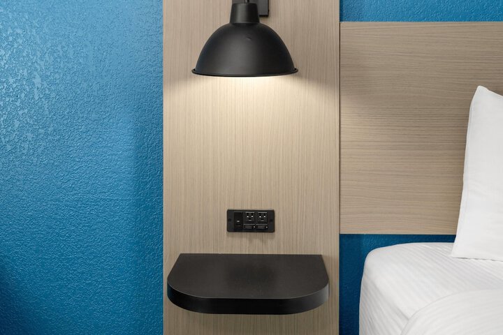 La Quinta Inn & Suites by Wyndham Kyle - Austin South