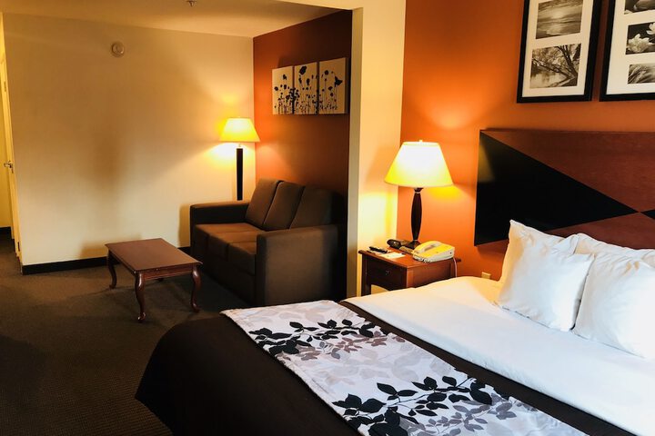 Room 42 of 77