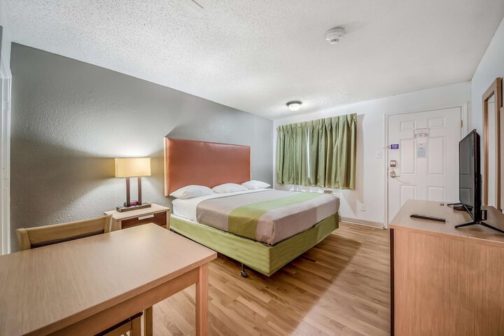 Room 28 of 28