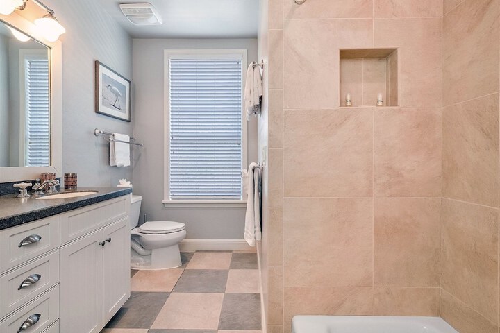 The Palm and Shell Captiva Island Private Luxury Home With Pool hot tub and Beach Access