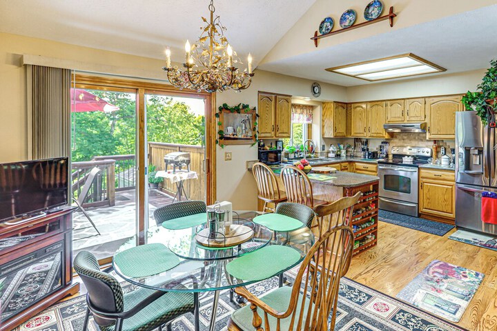 5 Mi to Platte River: Inviting Bellevue Rental