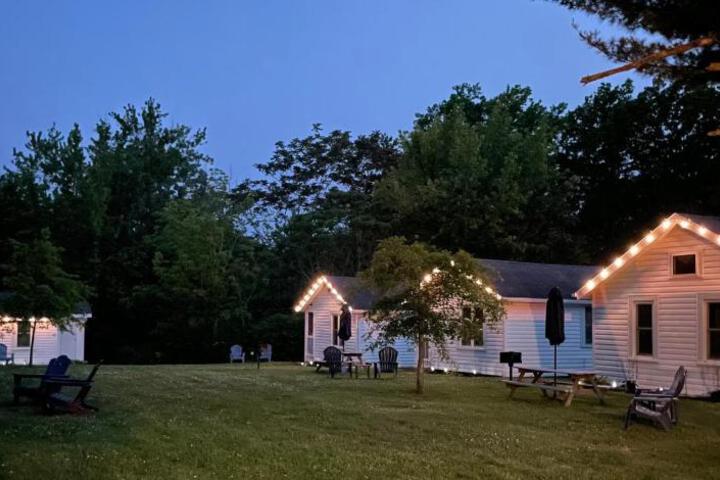 Drop Anchor Cottages and Lake House