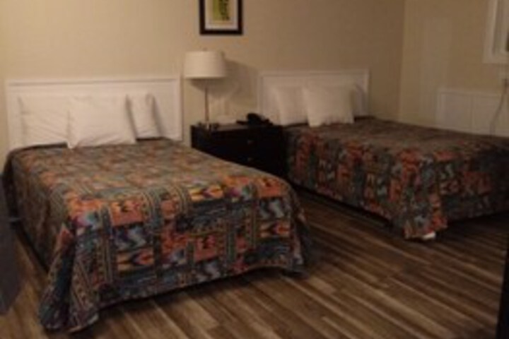 Town Line Motel